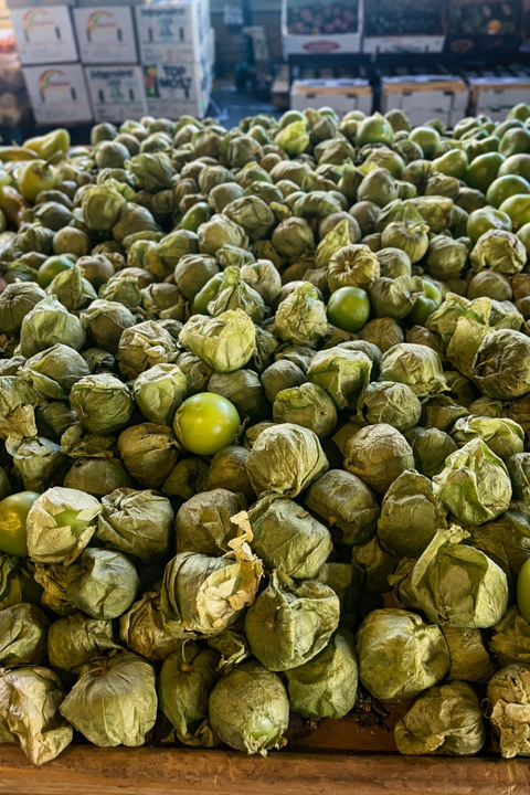 Tomatillo Con Cascara Lb